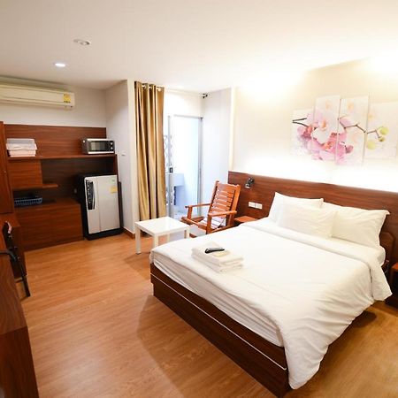 Thaiphiphat House Banguecoque Exterior foto