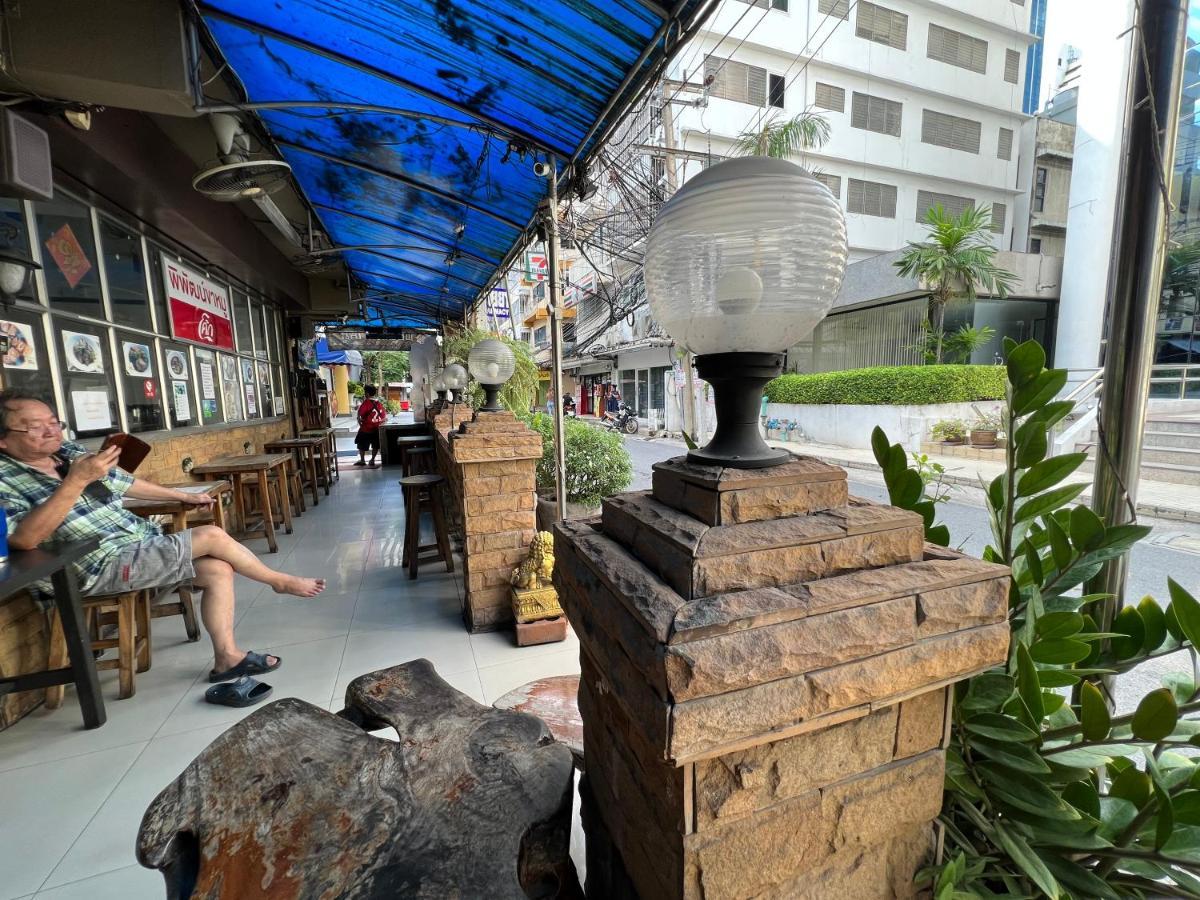 Thaiphiphat House Banguecoque Exterior foto
